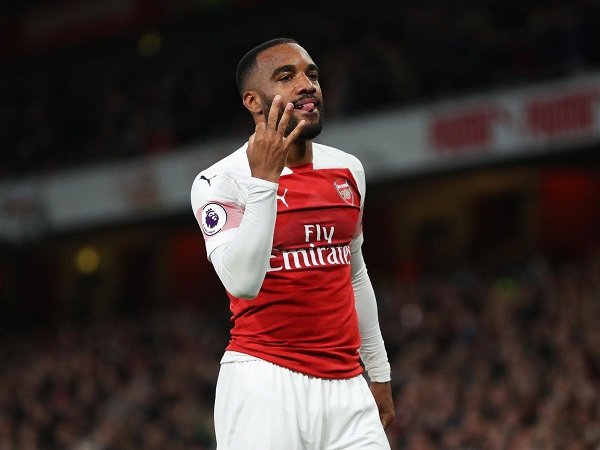 Clip: Lacazette lốp bóng siêu phẩm, Arsenal đánh chiếm vị trí thứ 3 của Tottenham