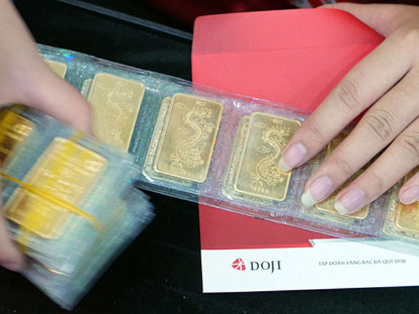 Giá vàng miếng đi xuống