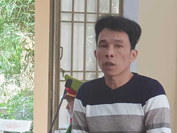 Người đàn ông dừng chém vợ cũ khi nghĩ về tình nghĩa và các con