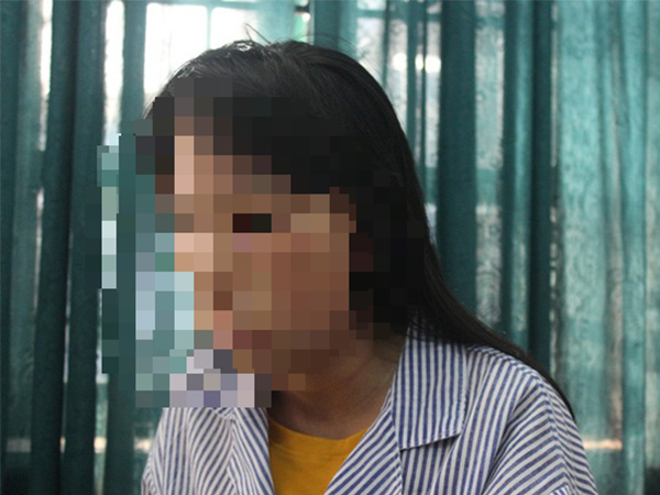 Nữ sinh tham gia vụ lột đồ đánh bạn dã man phải lánh sang nhà họ hàng ở vì bị dọa giết