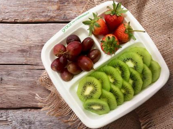 Sau lá chuối, siêu thị dùng hộp làm từ bã mía, túi ngô đựng thực phẩm