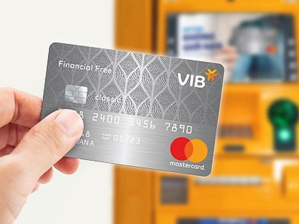 Xu hướng vay gấp tiền mặt qua thẻ tín dụng gia tăng