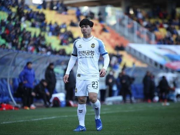 Báo Hàn Quốc: Công Phượng nên noi gương Park Ji-sung