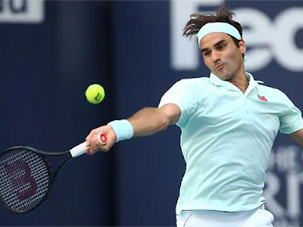 Federer vượt Djokovic, chiếm đỉnh bảng điểm Race to London