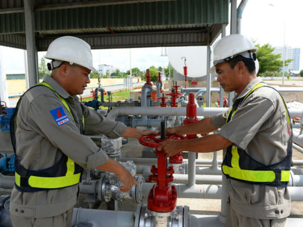 Giá xăng dầu tăng mạnh, cần bỏ lợi nhuận định mức