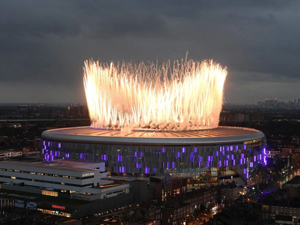 Lễ khai trương sân bóng trị giá 1 tỷ bảng hoành tráng của Tottenham
