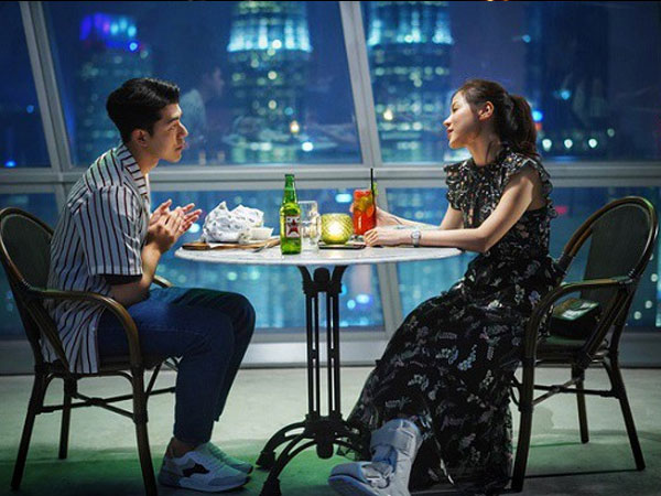 Cuộc gặp mặt bất đắc dĩ của 'gái ế' hàng tuyển với 'gã phi công' ngạo mạn và cái kết bất ngờ hơn phim