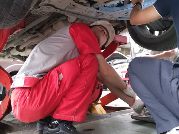 Nissan Việt Nam kết luận gì vụ xe X-Trail rò rỉ dầu nhớt?