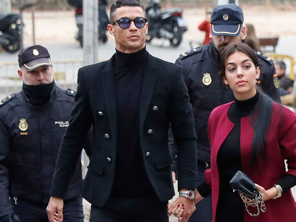 Ronaldo thua kiện báo Đức về tội trốn thuế