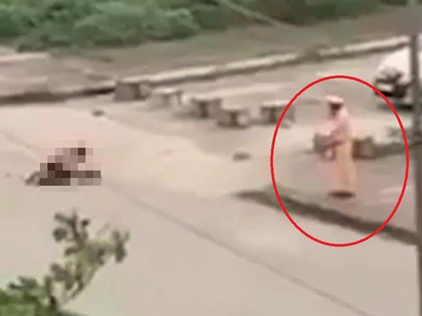 Vụ Trung tá CSGT 'đứng nhìn' cô gái bị đâm tử vong: Đình chỉ công tác để làm việc với cơ quan điều tra