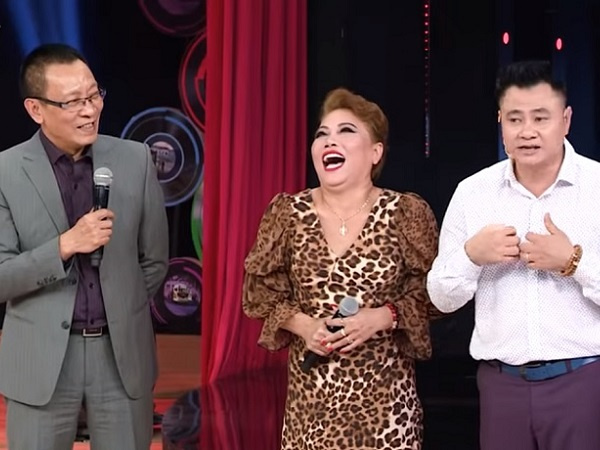 Khán giả cười 'té ghế' khi Tự Long kể chuyện hải quan Nga coi thường Siu Black và cái kết