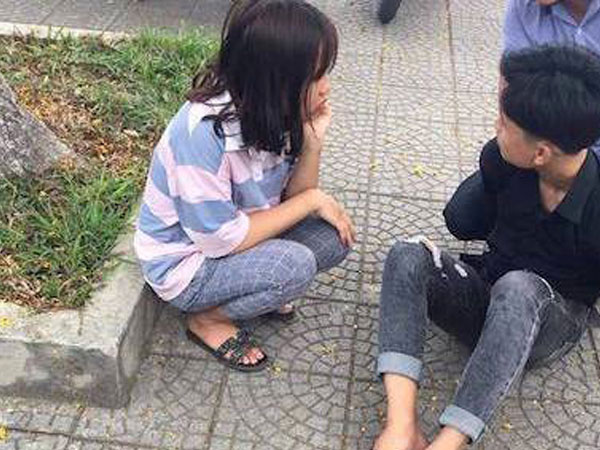 Thiếu niên đâm chết người vì bị nhắc khi vượt đèn đỏ đối diện điều gì?