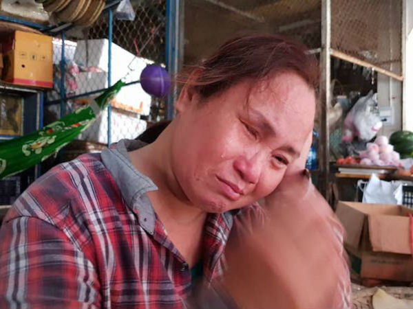 Vụ đâm chết người vì bị nhắc vượt đèn vàng: Nước mắt khổ đau