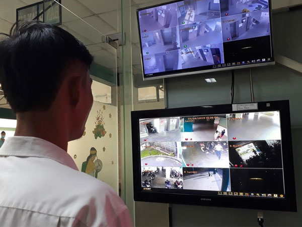 Vụ sàm sỡ bé gái trong thang máy: Chất lượng clip thấp, chứng cứ yếu?