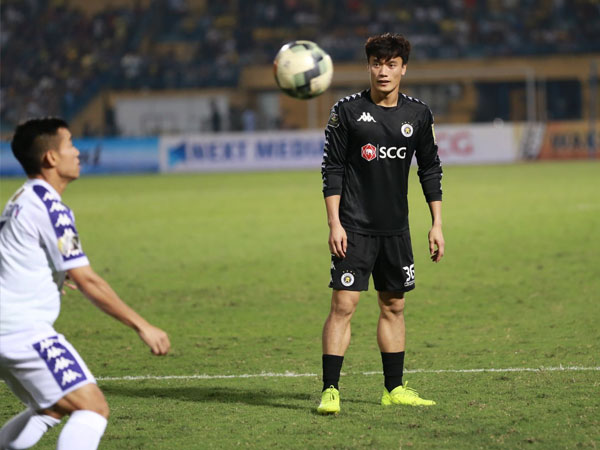 Bùi Tiến Dũng có nguy cơ trở thành 'kép phụ' ở Sea Games 2019