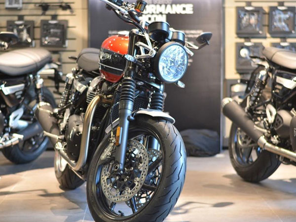 Chi tiết môtô hoài cổ Triumph Speed Twin 2019 giá gần 600 triệu