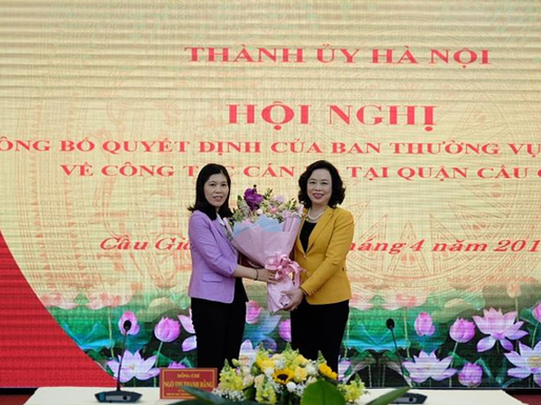 Chủ tịch Hội Liên hiệp Phụ nữ Thành phố làm Bí thư Quận ủy Cầu Giấy