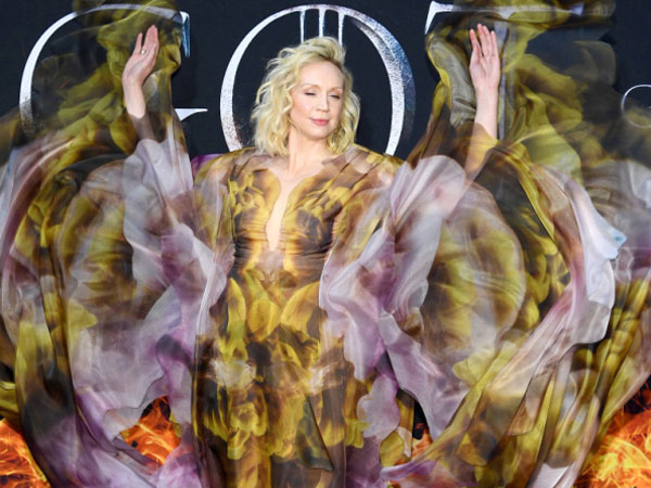 Diễn viên 'Game of Thrones' mặc đẹp với đầm ảo giác