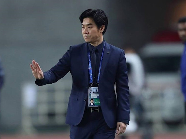 Văn Lâm sắp có 'thầy xịn' tại Muangthong United