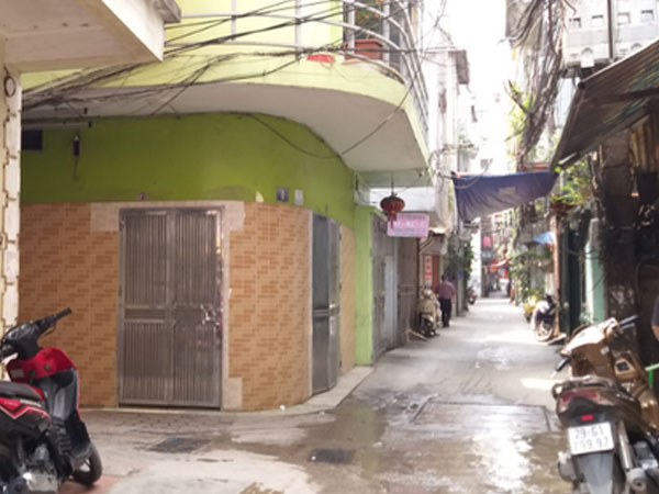 Hà Nội: Hai bé gái 5 và 11 tuổi bị người đàn ông lạ dụ vào ngõ vắng để xâm hại, người mẹ đau đớn cầu cứu