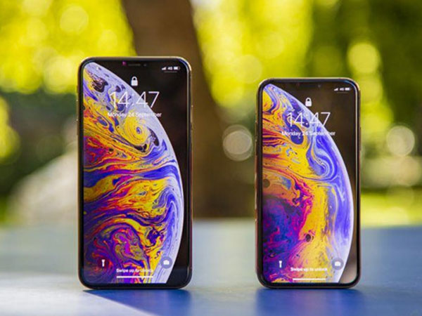 iPhone 11 lớn hơn iPhone XS, 3 camera sau và sạc nhanh