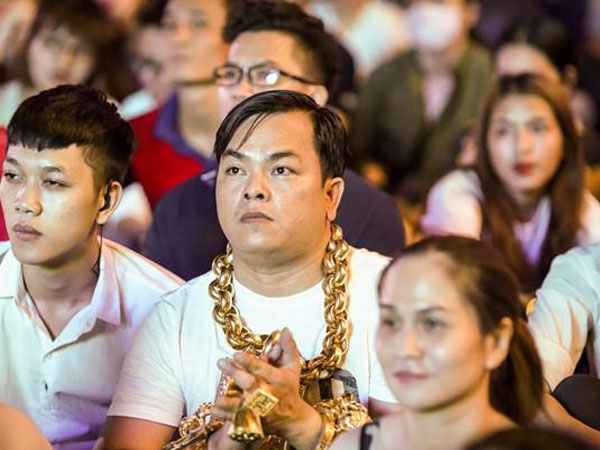Chủ tịch quận 12 Lê Trương Hải Hiếu nói về quán karaoke của Phúc XO