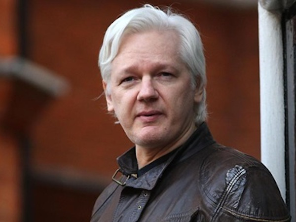 Ông chủ WikiLeaks ra tòa ở London