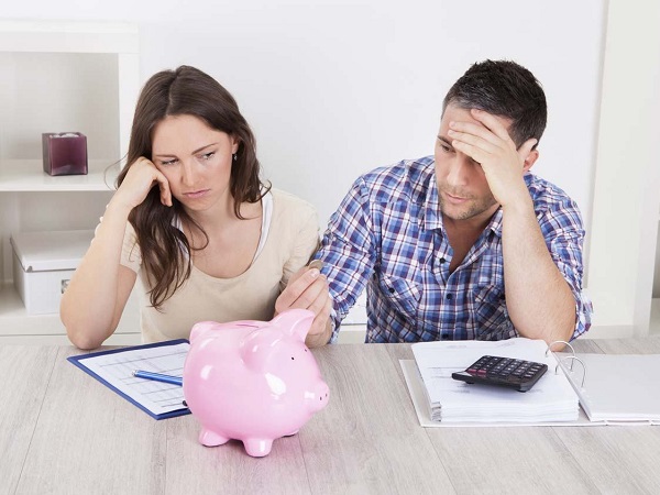 Ấm ức tố chồng giữ lại hẳn 3 triệu mỗi tháng mà không kê khai được tiêu vào đâu, vợ trẻ bị mắng xối xả vì điều này...