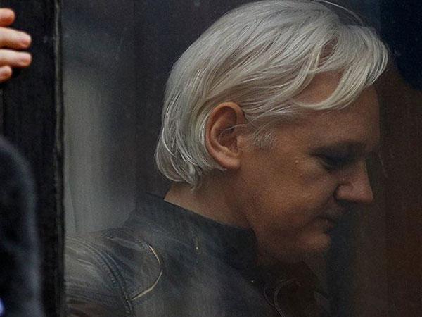 Nga: Bắt giữ Assange là 'bóp chết' tự do