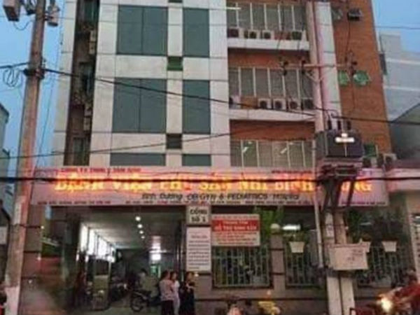 Bé trai 2 tháng tuổi tử vong sau 1 ngày tiêm vắc-xin 5 trong 1: Đến bệnh viện bé đã ngưng tim và chết não