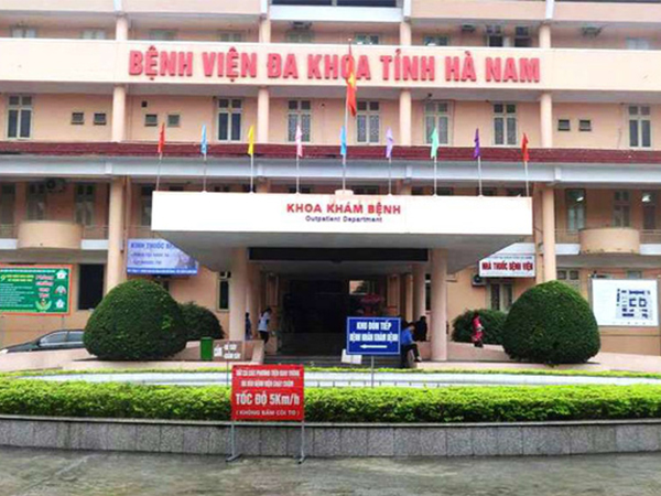 Cảnh sát bắt 5 bác sĩ, nhân viên Bệnh viện Đa khoa tỉnh Hà Nam