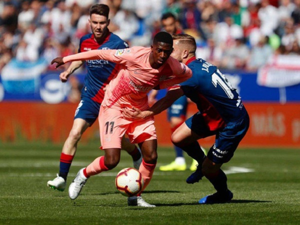 Giữ chân trụ cột cho trận gặp MU, Barca bị đội bét bảng cầm hòa