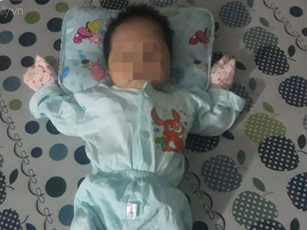 Bé trai 2 tháng tuổi tử vong sau khi tiêm vắc-xin 5 trong 1: Mẹ trẻ khóc ngất, nhịn ăn nhịn uống vì thương nhớ con