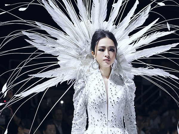 Trương Hồ Phương Nga bất ngờ tái xuất sàn diễn sau 2 năm vướng vòng lao lý