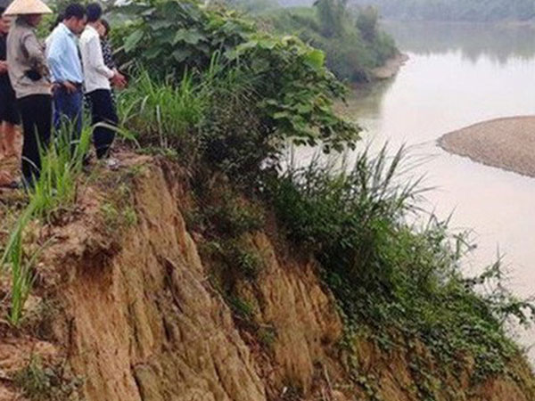 Chăn trâu không thấy về, đi tìm bàng hoàng phát hiện 3 em nhỏ tử vong dưới đập nước