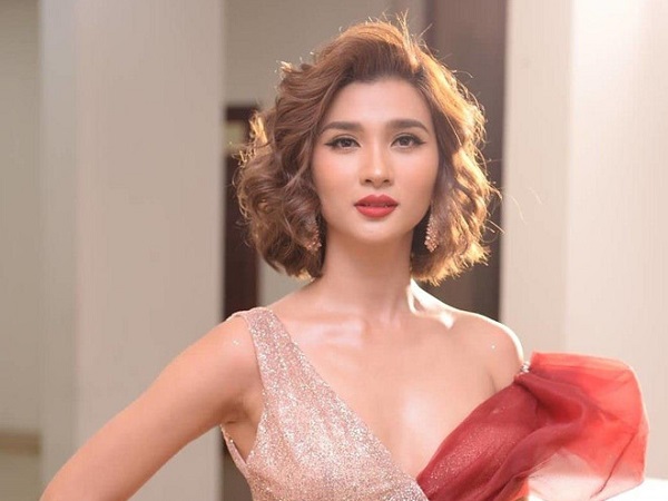 Kim Tuyến phản ứng khi bị chê không xứng đáng nhận giải bằng Thúy Ngân