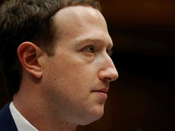 Một tháng nữa, 'ngai vàng' của Mark Zuckerberg sẽ sụp đổ?