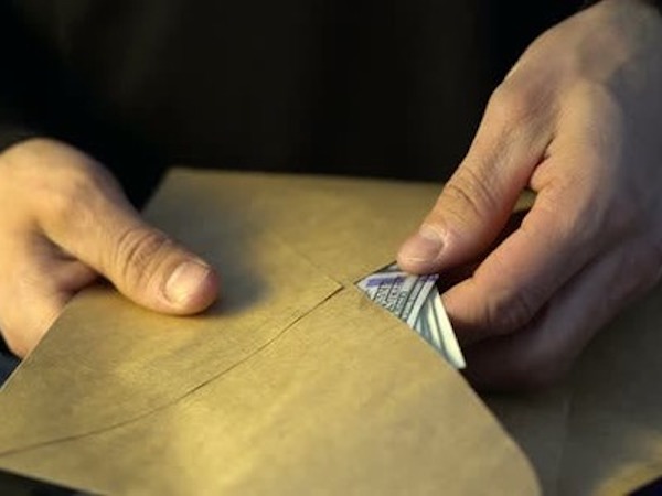 Quan chức tư lợi bao nhiêu tiền sẽ phạm tội Nhận hối lộ?