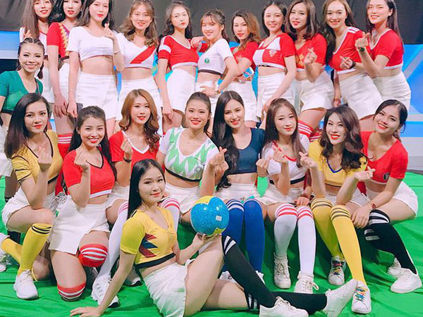 Sau một năm, dàn hot girl World Cup 2018: Người đang là tâm điểm thị phi, người ở ẩn chẳng mặn mà khoe thân