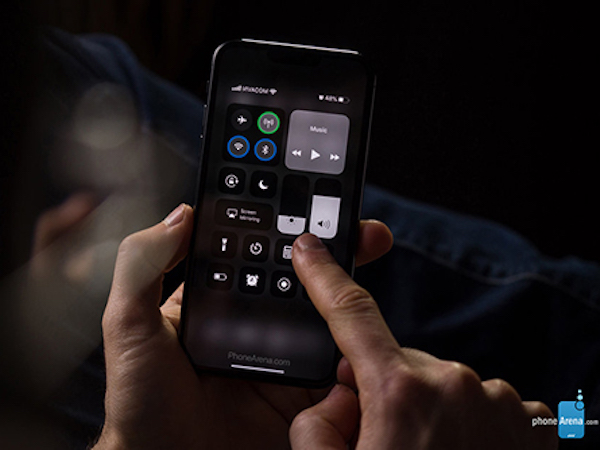 Apple sắp giới thiệu iOS 13 với 'chế độ tối'
