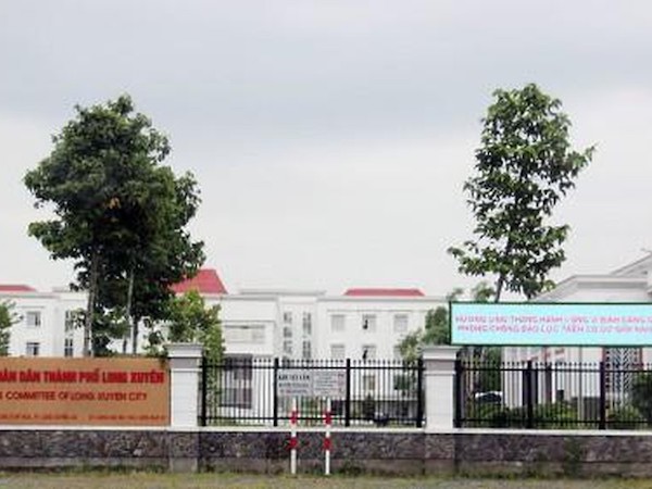 Bộ Nội vụ lên tiếng việc bổ nhiệm lại con gái cựu Chủ tịch An Giang