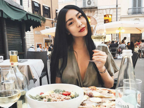 Gái xinh nổi tiếng Instagram chối bay việc là chủ shop dính 'phốt' bán quần áo cũ sửa lại, cãi nhau tay đôi với khách
