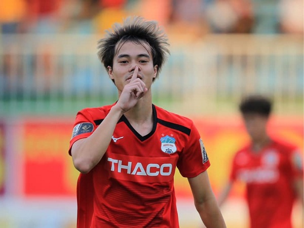 Văn Toàn bứt tốc nhanh như gió, dẫn đầu top 5 bàn thắng đẹp vòng 5 V.League 2019