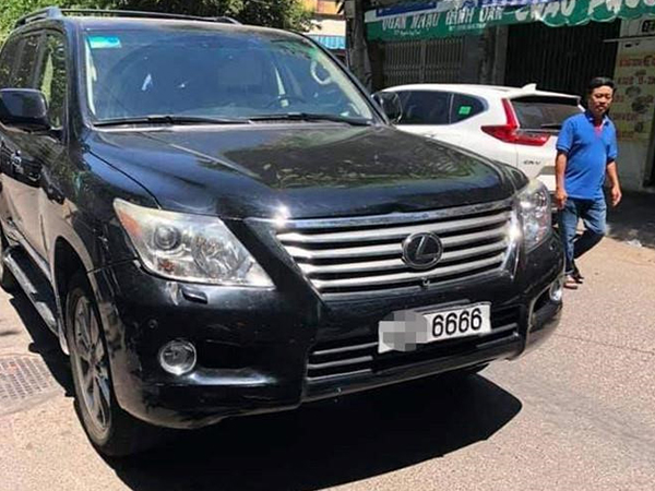Vụ xe Lexus tông chết 4 người: Chưa đủ chứng cứ tạm giữ tài xế?