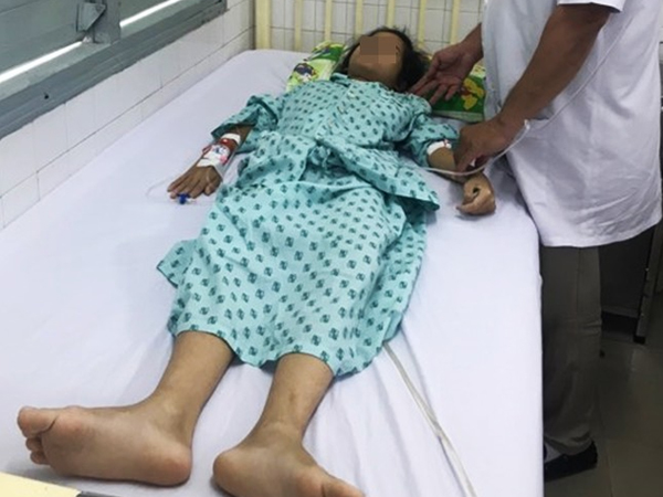 Vừa có kỳ kinh nguyệt đầu tiên, bé gái 14 tuổi ở Bình Dương đã phát hiện ung thư tử cung thời kỳ cuối