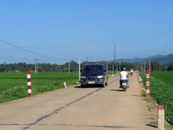Bị tố làm nữ kế toán có thai, chủ tịch xã nói gì?