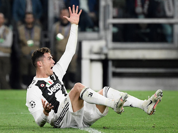 Cổ phiếu Juventus lao dốc sau cú sốc bị Ajax loại ở Champions League