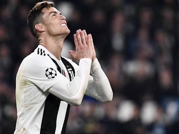 Đội hình chính Ajax trị giá bằng nửa Ronaldo