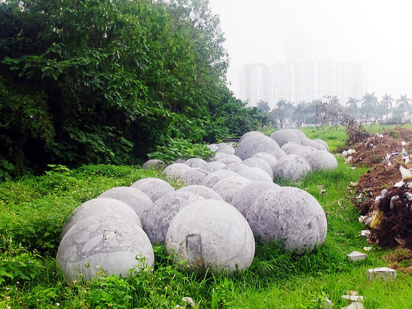 Hà Nội: 40 quả bóng xích ở SVĐ Mỹ Đình sắp được di dời khỏi bãi đất trống để phục vụ đường đua F1