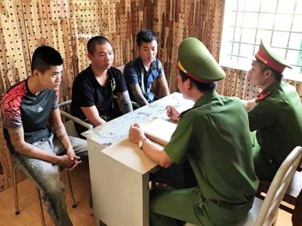 Khởi tố, bắt tạm giam 3 gã xăm trổ cho vay lãi nặng